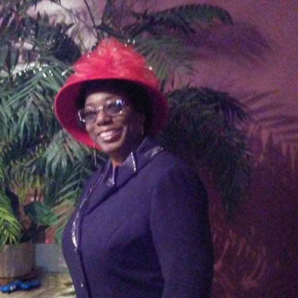 Meet your Posher, Yvette - Picture 1 of 1